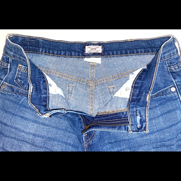 Women’s Vintage Levi Jeans - Picture 3 of 6